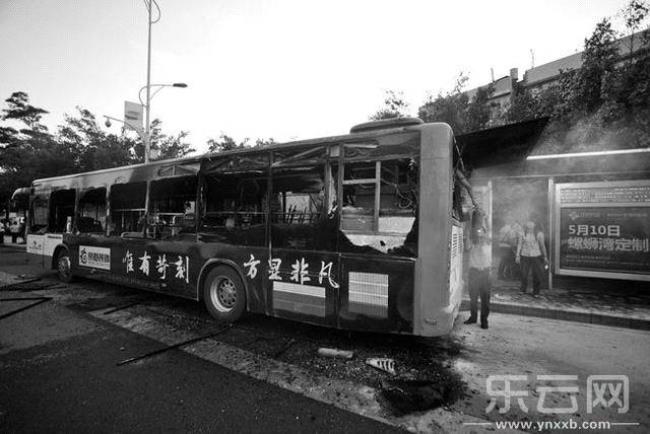 小板桥至滇池路公交车