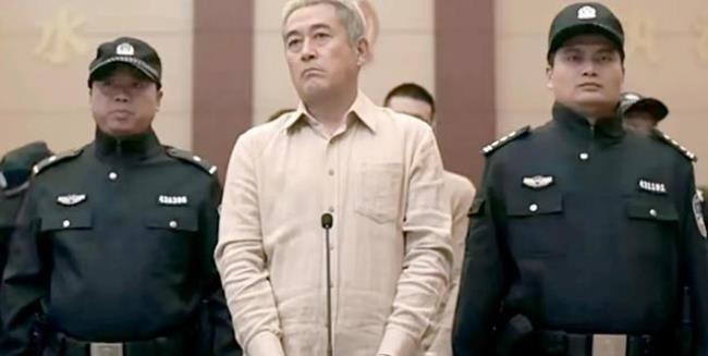 麦自立饰演者