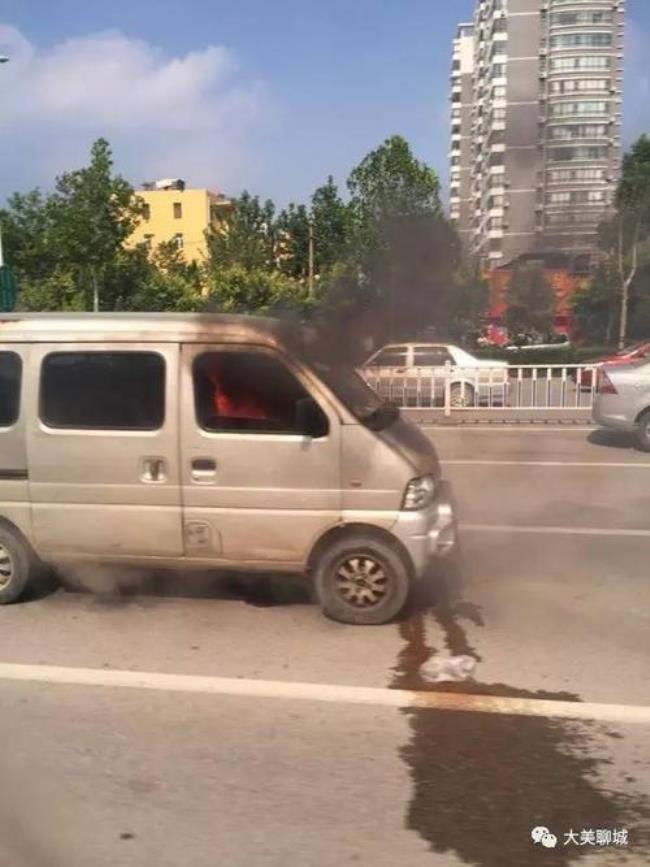 面包车可以走快车道吗