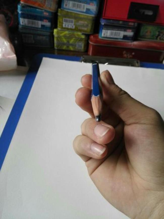 如何学会转笔