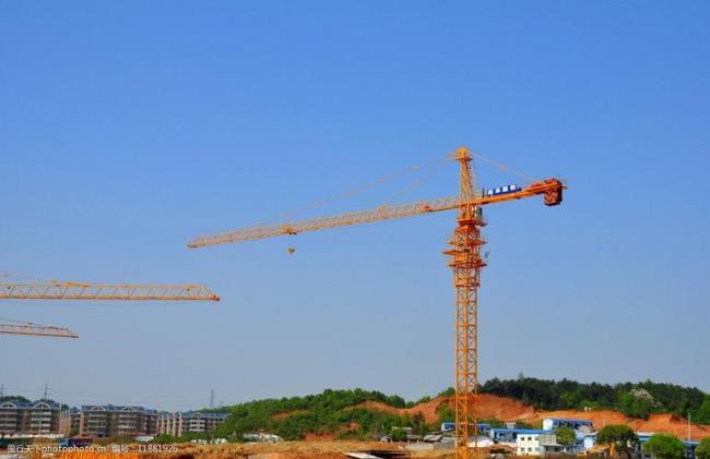 塔吊离建筑物应该多远的距离