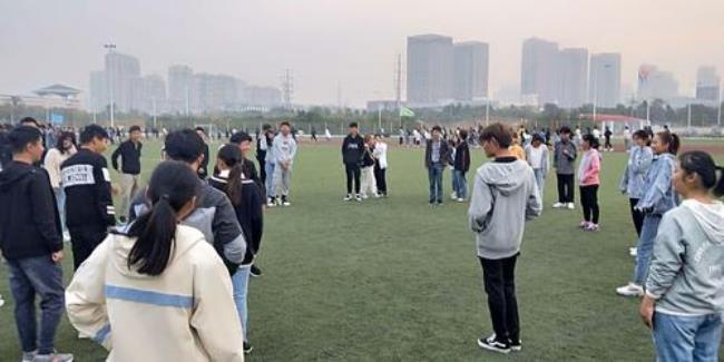 中小学生晨跑时的音乐