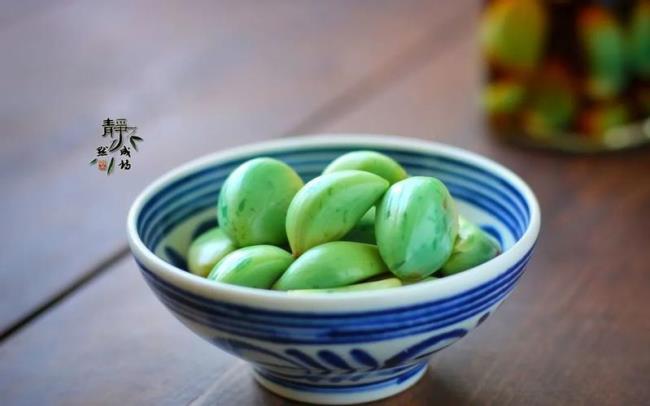 不酸的腊八蒜怎么腌