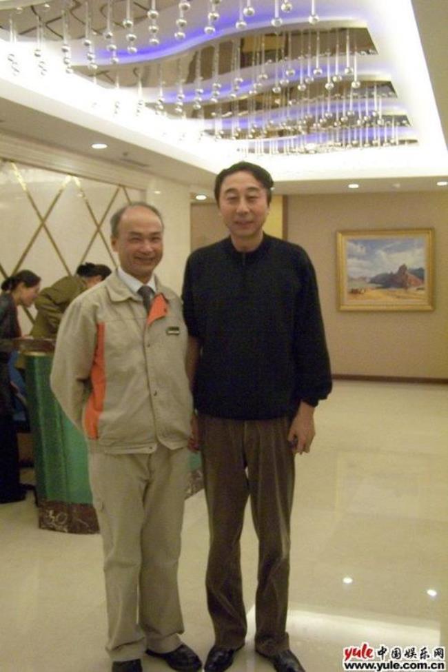 冯巩是党员吗