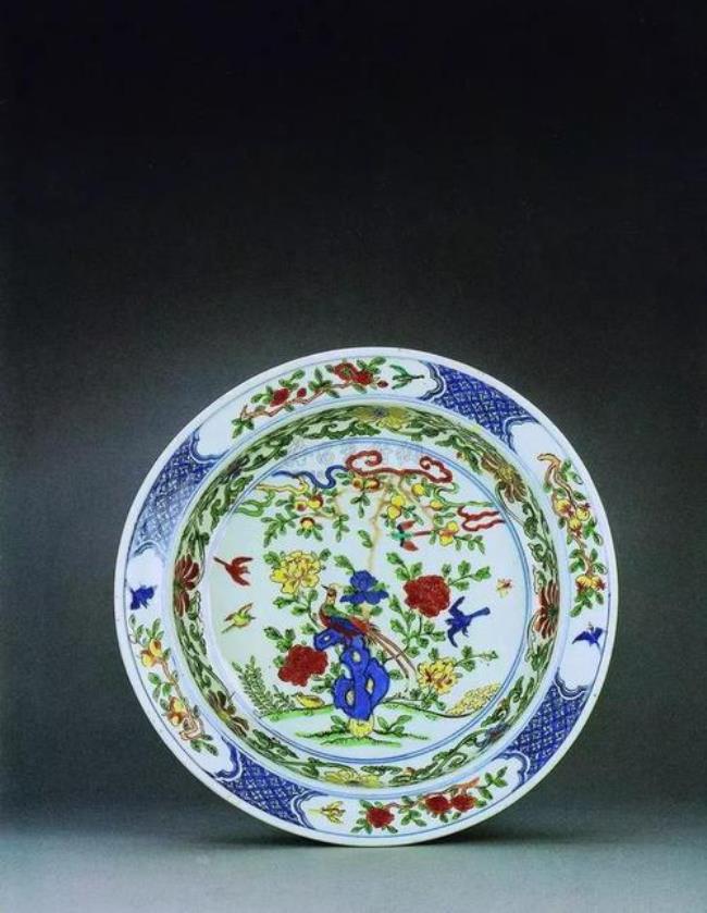 大明万历青花五彩瓷器的存世量