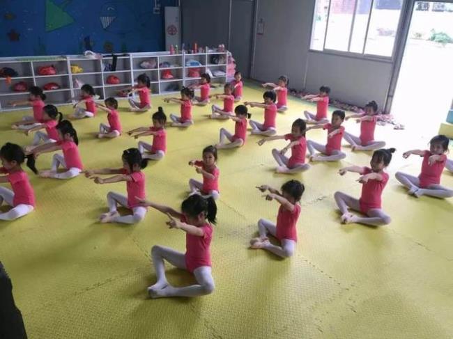 为什么孩子从小就喜欢跳舞