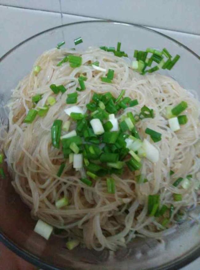 李家鼎凉拌粉丝的家常做法