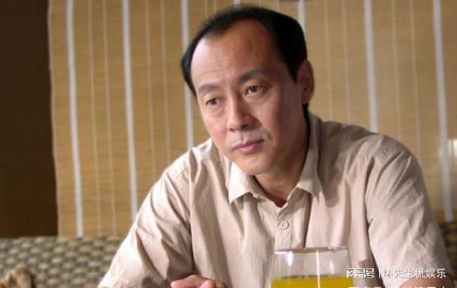 侯德文第一次去公司第几集