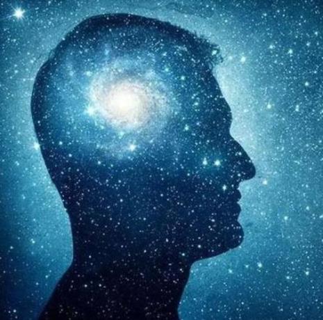 想象思维的特征包括