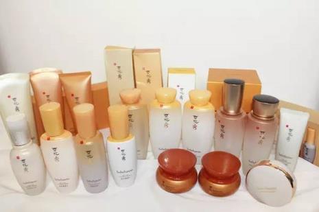 化妆品一月一盒够用吗