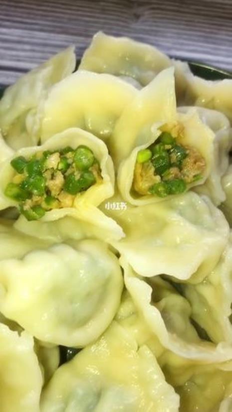 水饺是豆角肉的馅开锅煮几分钟
