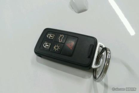 沃尔沃备用钥匙是怎么使用