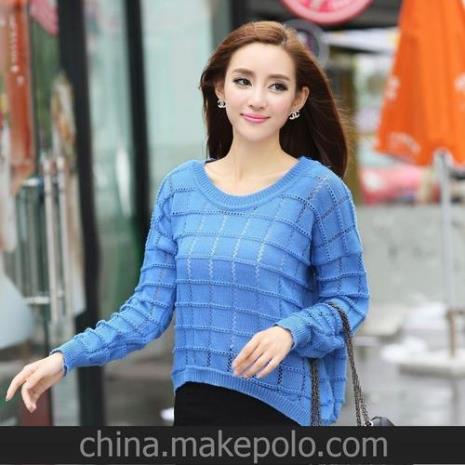 镂空毛衣怎么搭配衣服的色