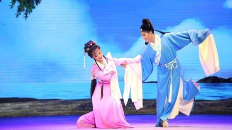 黄梅戏《龙女》的故事梗概及主题