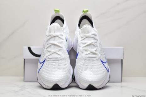 zoomx跑鞋刚买来为什么是硬的