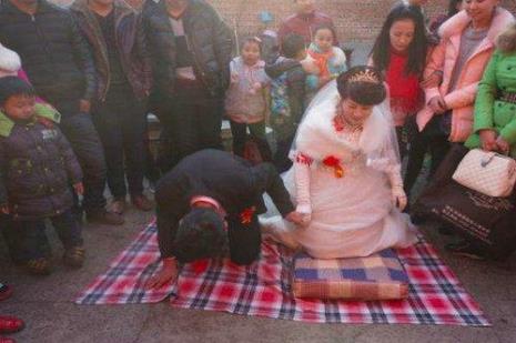 结婚需要叩头嘛
