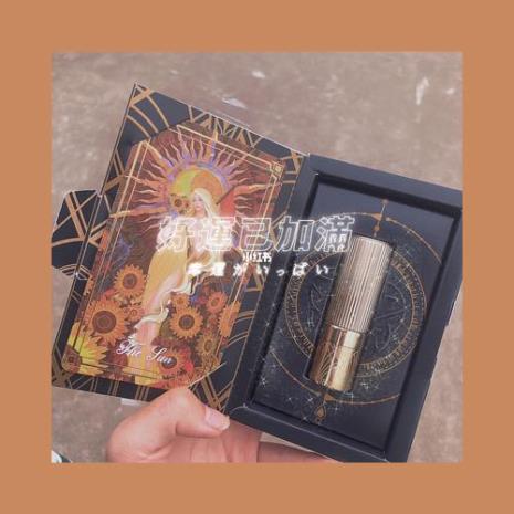 像个太阳的标志是什么口红