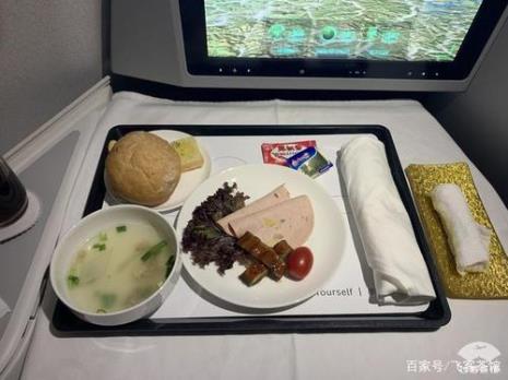 东方航空商务舱的饭是免费的吗