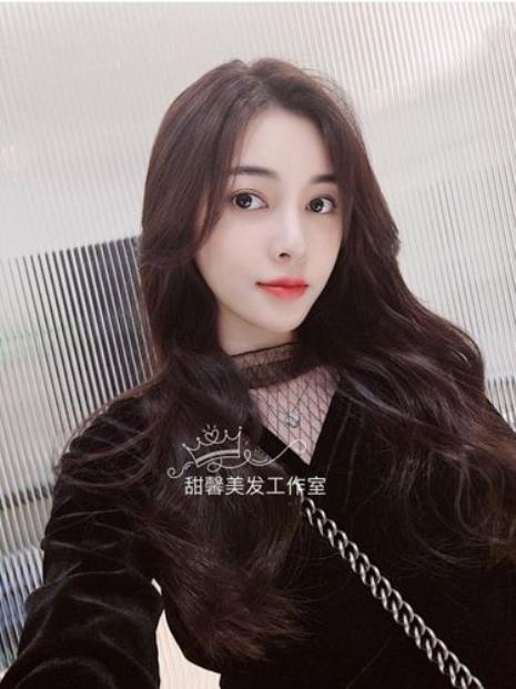 巧克力色头发褪色是什么颜色