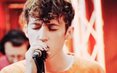 troye sivan是什么时候开始火的
