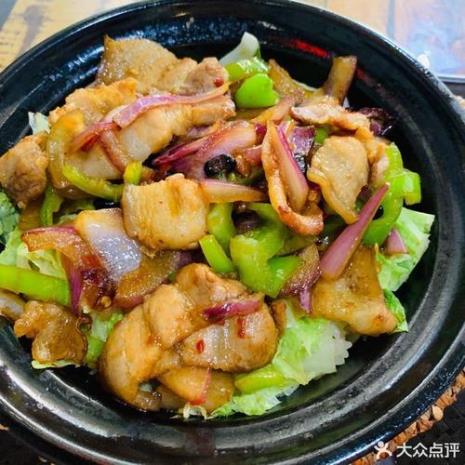 回锅肉煲仔饭做法