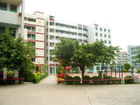 泉州西湖小学是公立的吗