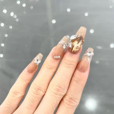 美甲大钻怎么粘美甲贴钻步骤