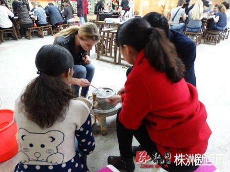 磨豆腐的背景音乐