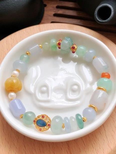 毛货多宝翡翠手串值得入吗