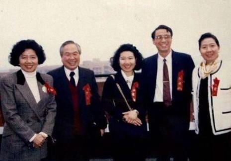 船王包玉刚是什么民族的人