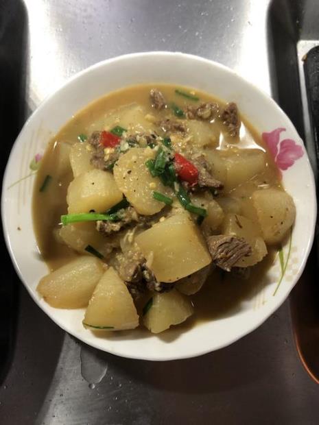 牛肉炖萝卜怎么做好吃又烂不柴