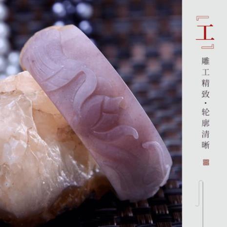 佘太翠的金包玉是什么材质