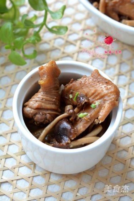 牛肝菌冬笋炖母鸡怎么做