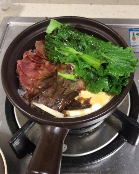 广式腊肠煲仔饭