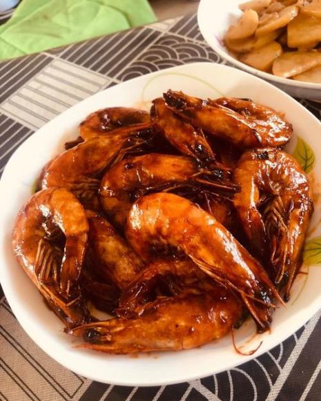 酱豆子炖虾做法