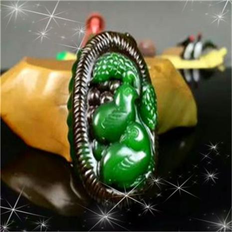 六尾狐翡翠寓意