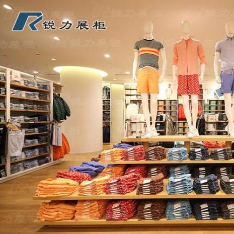 优衣库的展柜多高