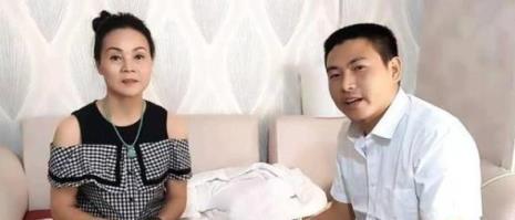 30岁还和妈妈搂着正常吗