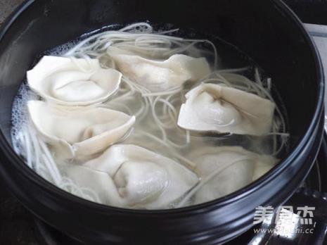 煲仔饭云吞面正宗做法