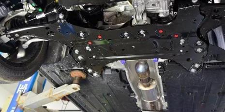 魏派摩卡底盘悬挂结构解析