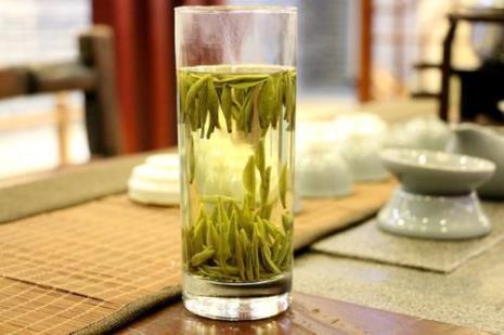 白茶什么时刻浇水好