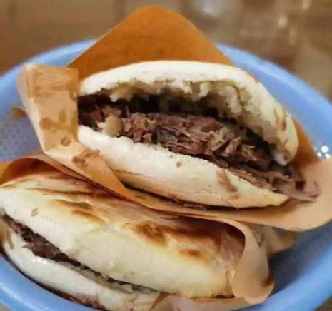 一个肉夹馍的热量是多少