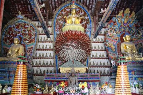 灵岩寺供奉什么佛像