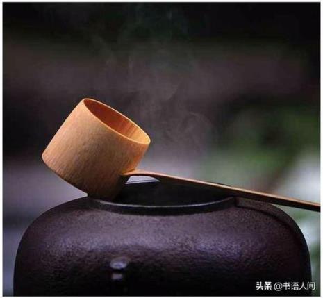 一人一茶一壶悟人生下联