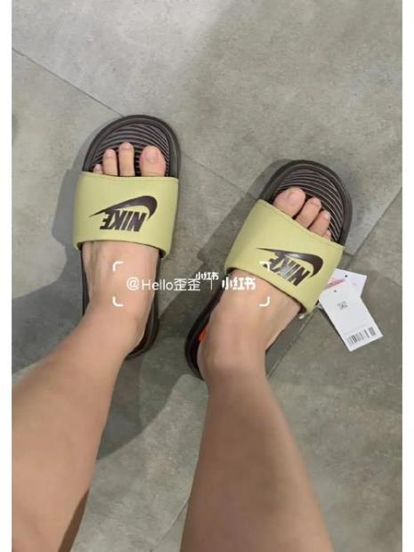 nike拖鞋巴洛克棕偏大还是偏小