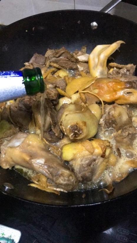 姜母鸭的正宗做法不用辣椒