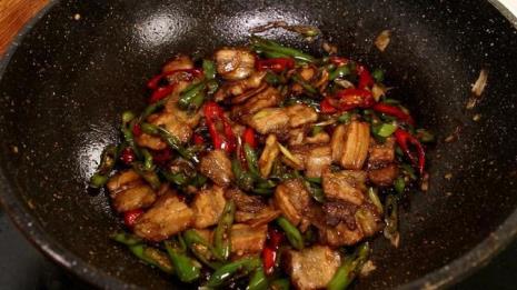 辣炒排骨小炒肉的做法