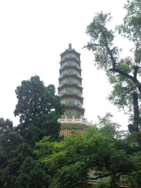 香山琉璃塔的传说故事