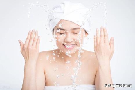 如何给脸部皮肤做深层清洁