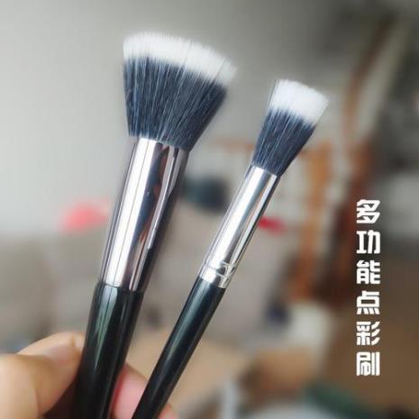 刚买来的化妆刷可以用热水烫吗